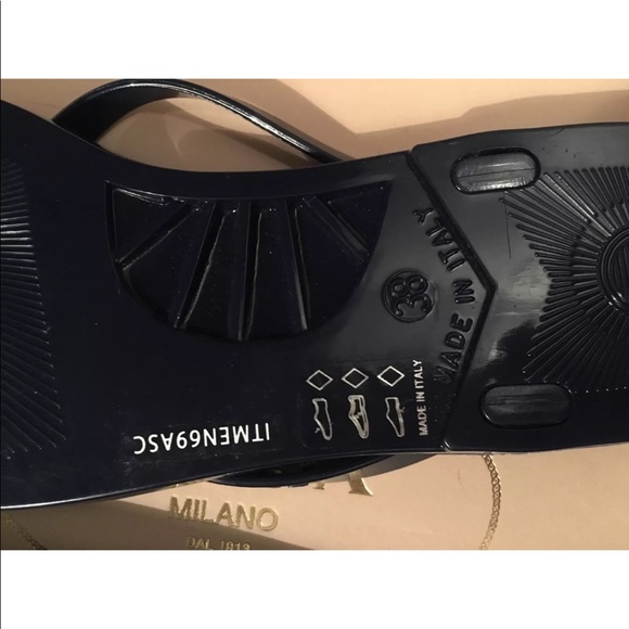 Burberry jelly navy flip flops right 38 left 39 - Picture 3 of 7